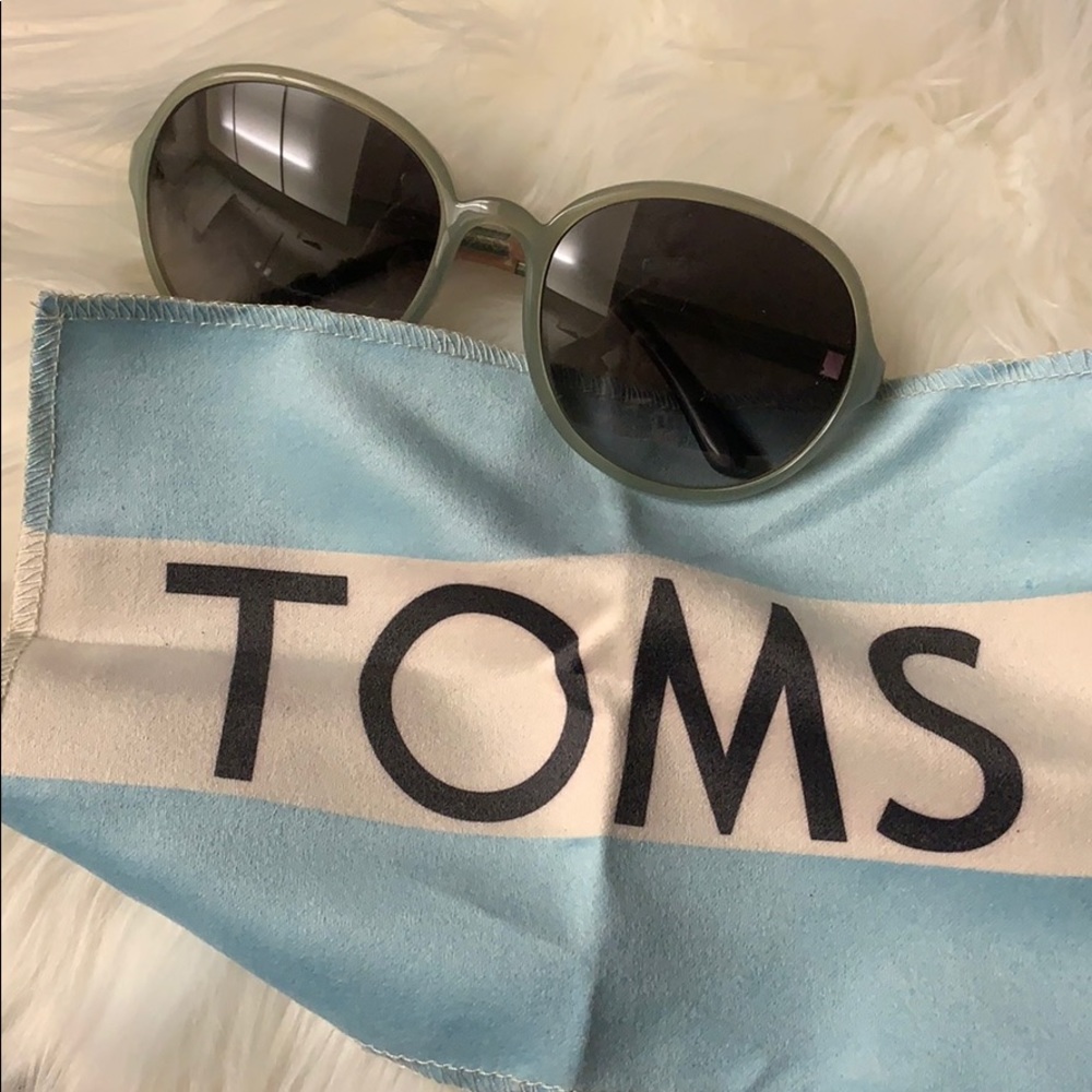 TOMS Sunglasses